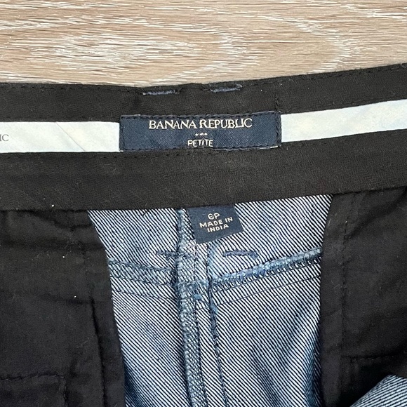 ✨Host Pick✨ Banana Republic Chambray Pencil Skirt - Picture 4 of 5